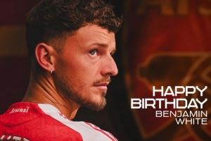 阿森纳祝本-怀特28岁生日快乐，球员为枪手出战163场6球12助