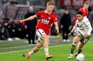 记者:纽卡、皇马、巴萨、拜仁有意阿尔克马尔19岁中场斯米特